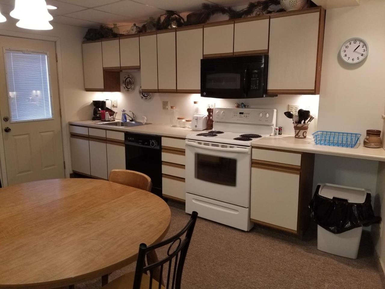 Lakeshor Motor Inn Virginia Bagian luar foto
